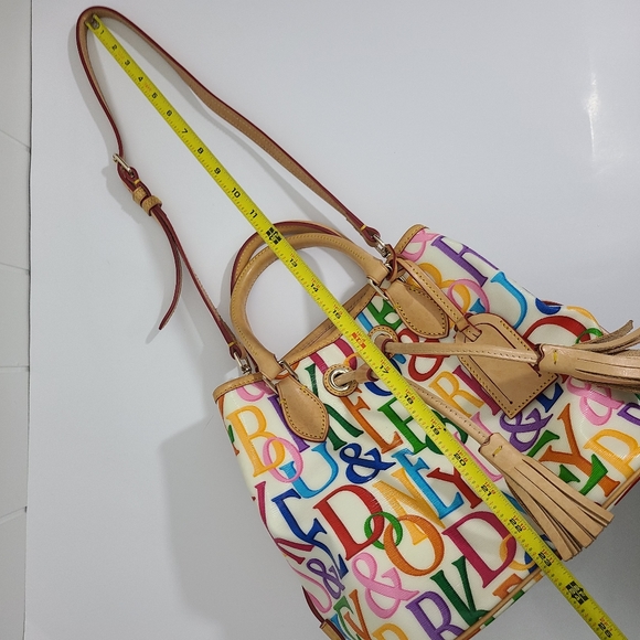 Dooney & Bourke Retro Grafica Drawstring Cinch Bucket Shoulder Sig Logo Bag - Picture 14 of 14